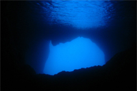 Blue grotto tours - underwater photo of underwater bridge in Blue cave