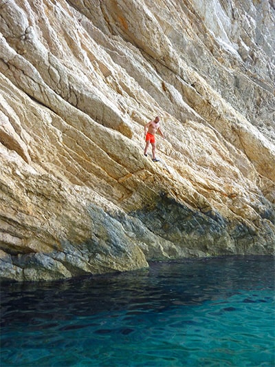 Cliff diving and cliff jumping - Three Caves Tour to Hvar, Vis and Bisevo islands